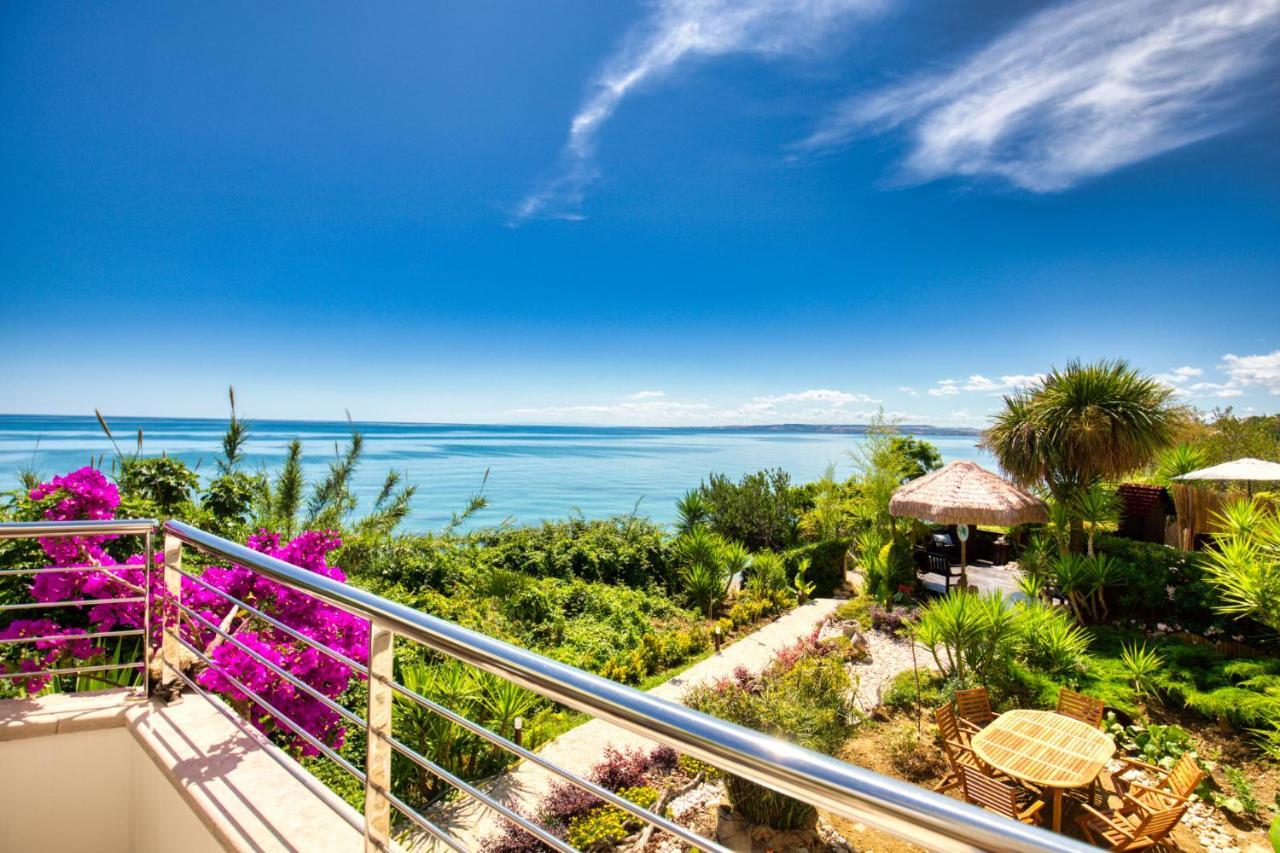 Residenze Longhi Bed & Breakfast Vasto Exterior photo