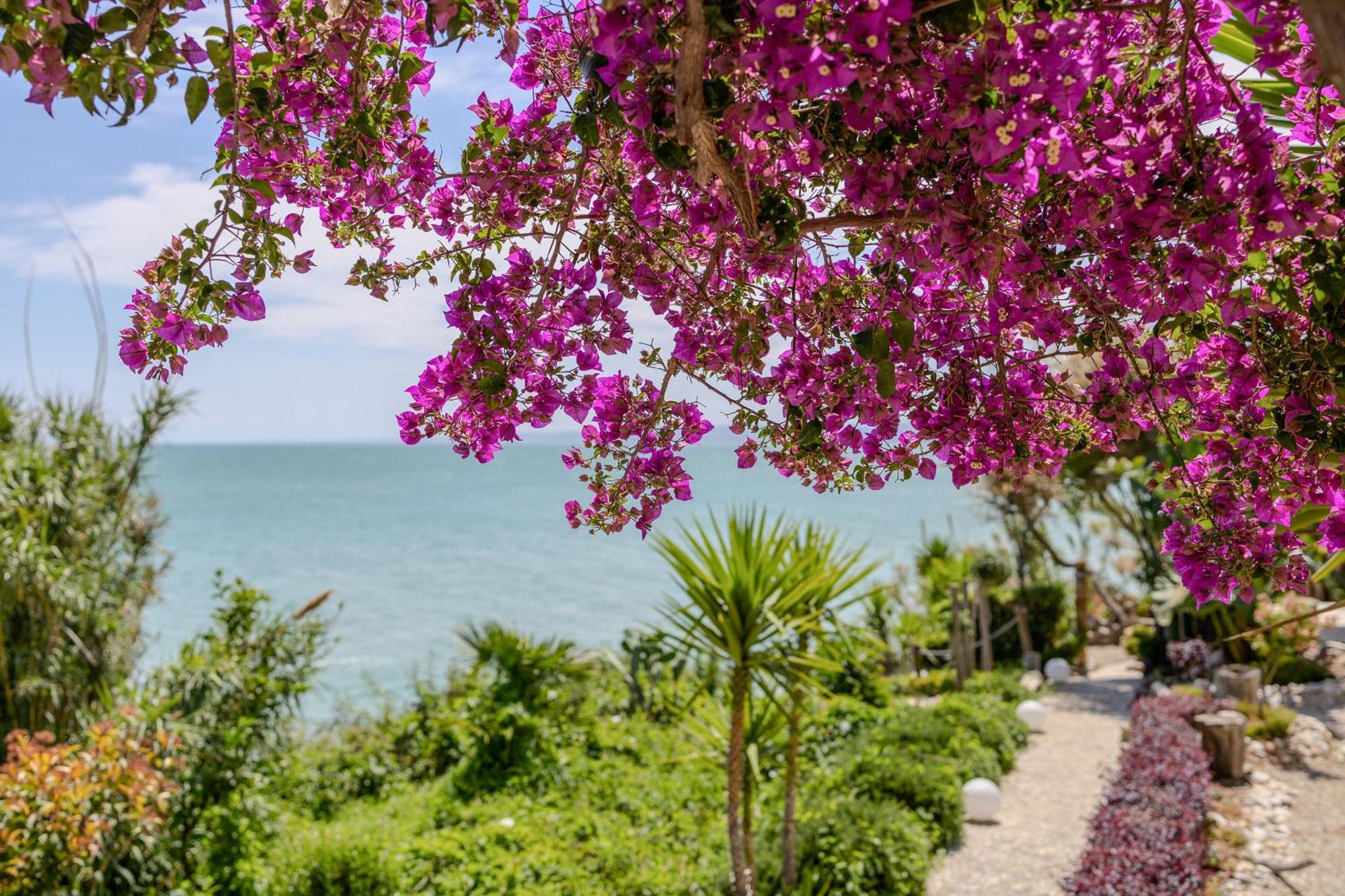 Residenze Longhi Bed & Breakfast Vasto Exterior photo